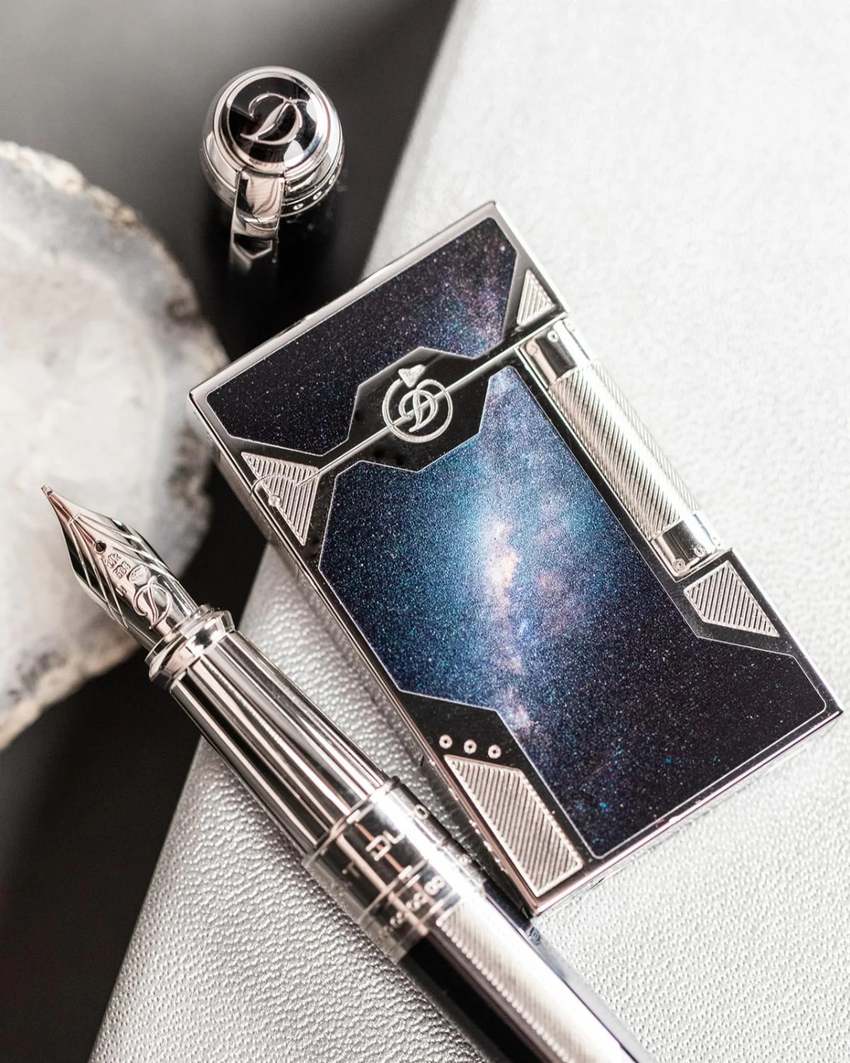 ST-Dupont-Limited-Edition-Space-Odyssey-Collector-Set-C2ODYSSEY-6_1024x1024@2x