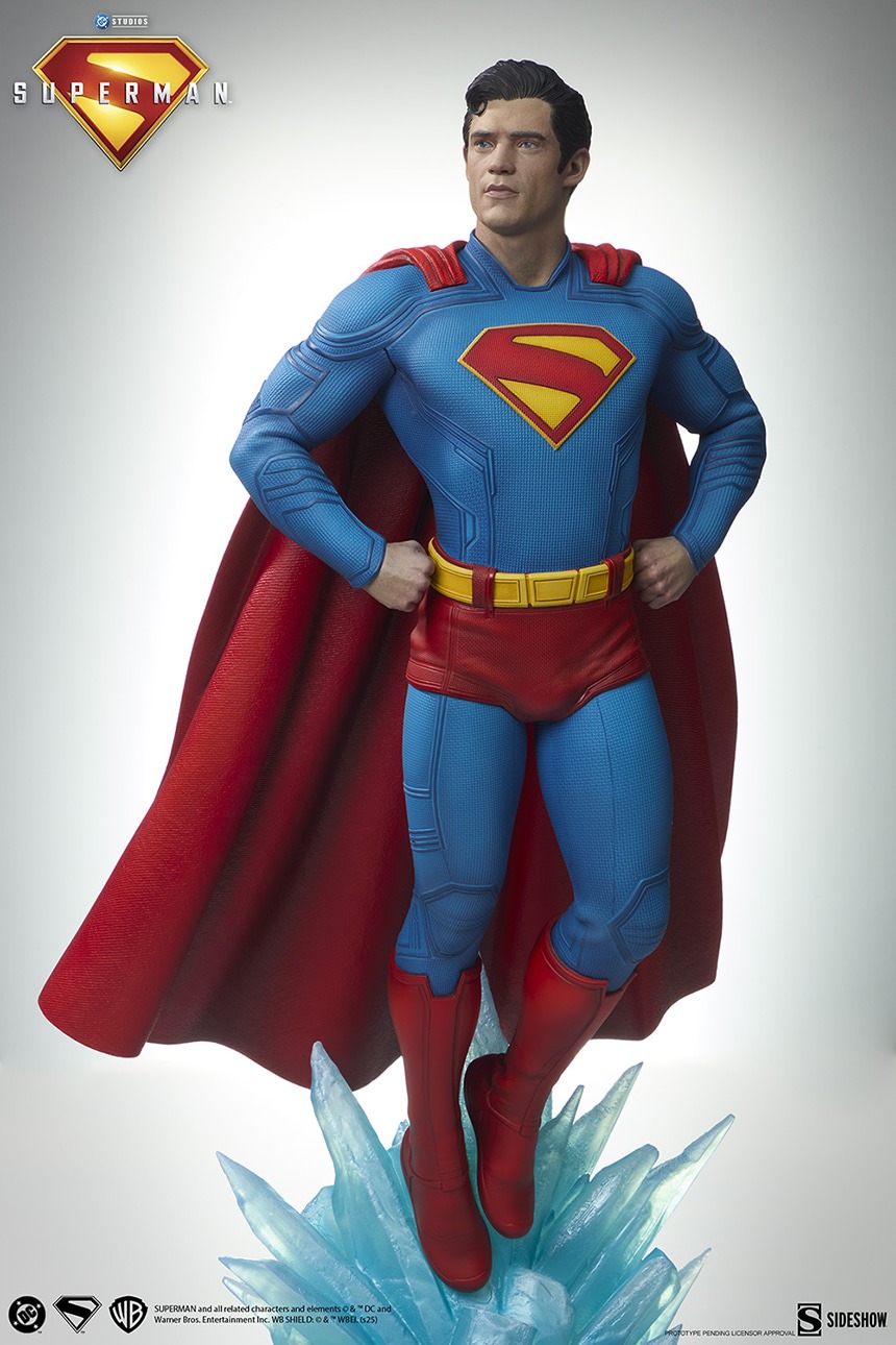 imgi_22_sideshow-collectibles-dc-comics-superman-premium-format-figure-gallery-68715a7b3741d.jpg