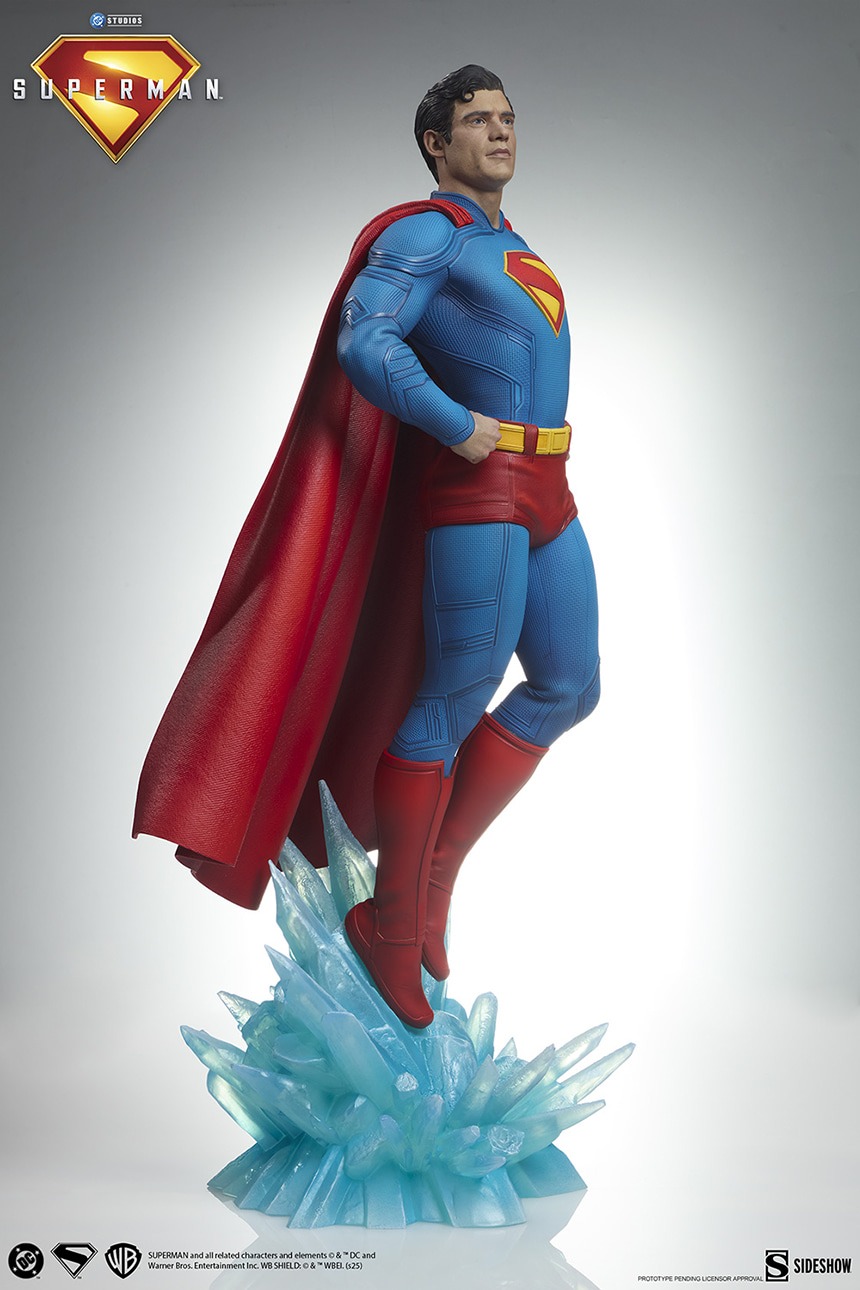 imgi_24_sideshow-collectibles-dc-comics-superman-premium-format-figure-gallery-68715a7c2a1a4.jpg