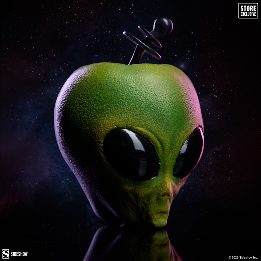 imgi_16_sideshow-collectibles-sideshow-originals-alien-apple-green-variant-replica-gallery-68f9044a9ef8b.jpg