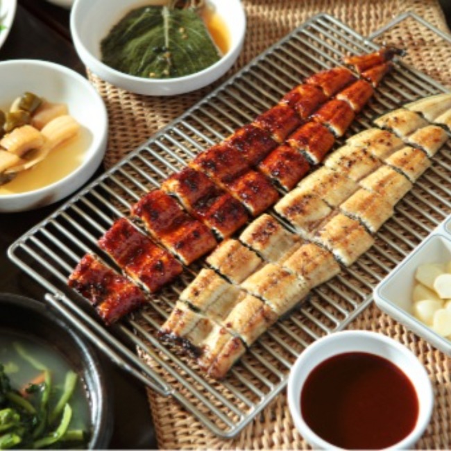 [고창마켓_고창풍천장어갤러리] 국내산 초벌장어 1kg(초벌 후 550g 내외)