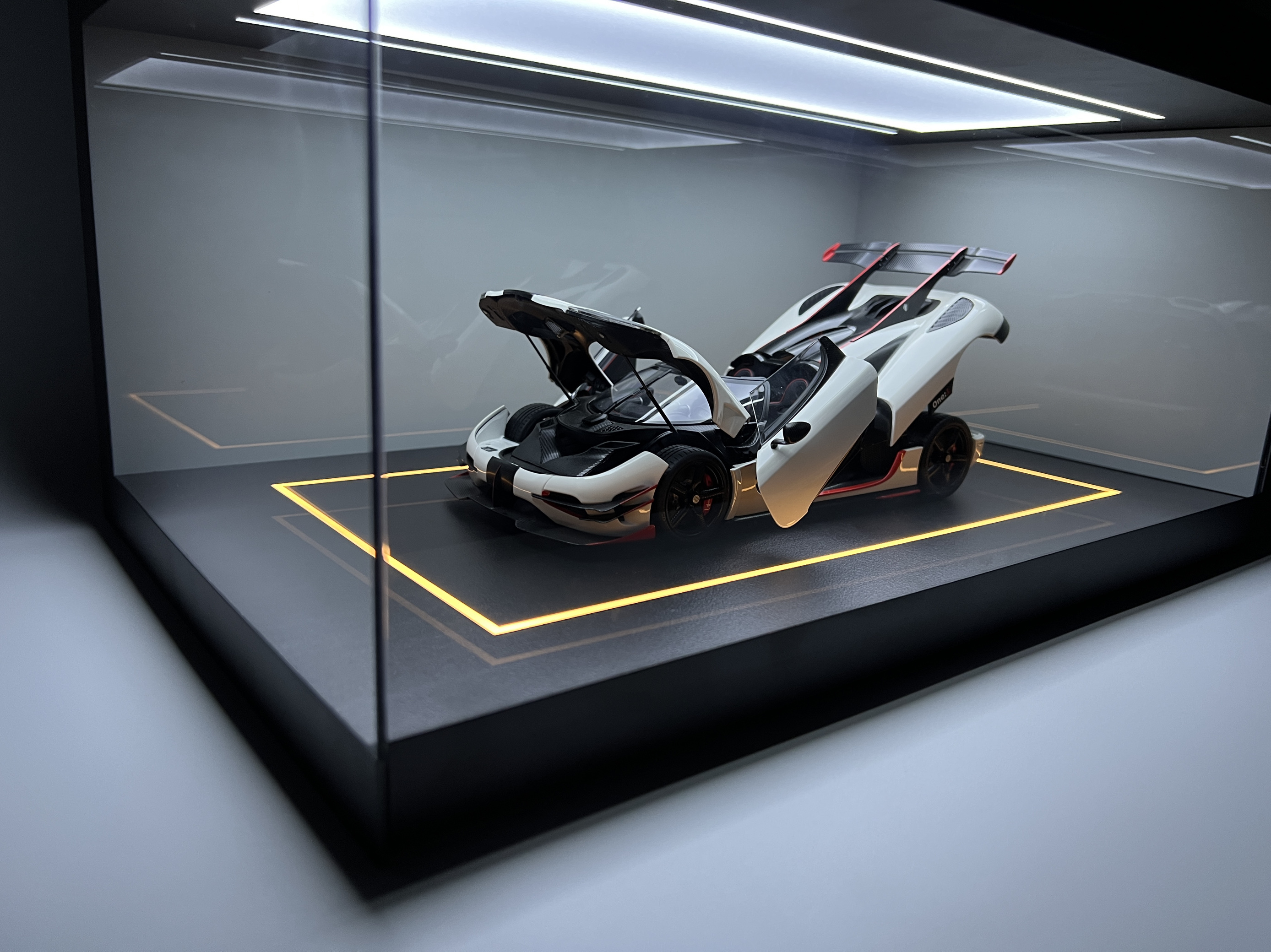 Parking Lot LED Diorama for 1:18 Scale