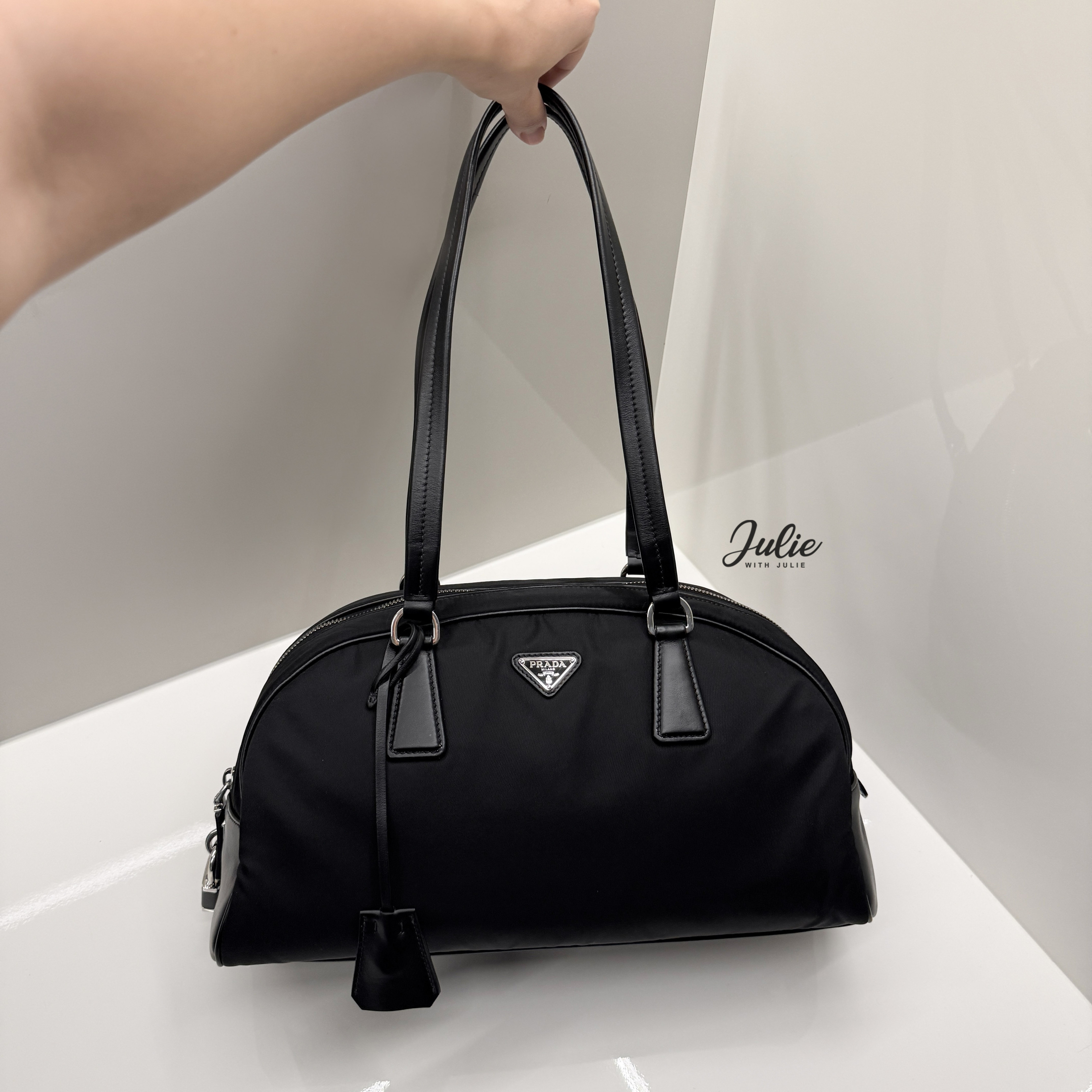 [PRADA] 프라다 리나일론 볼링 숄더백 1BB145 , 블랙