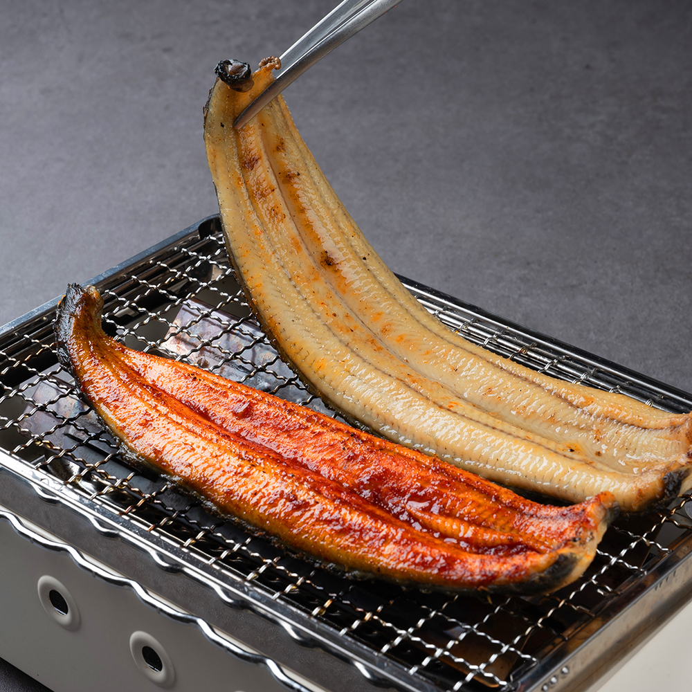 [고창풍천장어식품] 장도담 고창풍천장어 1kg 국산 자포니카 초벌장어(초벌 후 550g 내외) 새싹인삼+소스2종+반찬4종 포함
