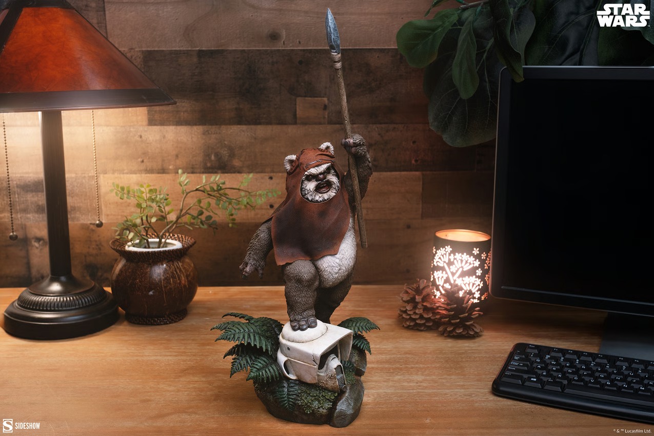 imgi_26_sideshow-collectibles-star-wars-wicket-premium-format-figure-gallery-68801512be70b.jpg