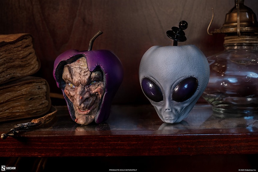 imgi_17_sideshow-collectibles-sideshow-originals-witch-apple-replica-gallery-68f7f520dc294.jpg