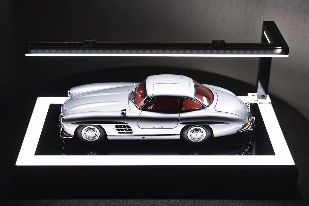 LED Display Case for 1:18 Scale [Ver.01]