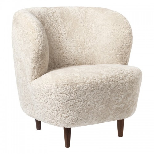 GUBI 구비 Stay lounge 의자 small 문LIGHT sheepskin - walnut GB10050109