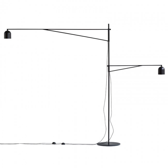 Karakter Awkward Light 스탠드조명/플로어스탠드 블랙 KRK200299