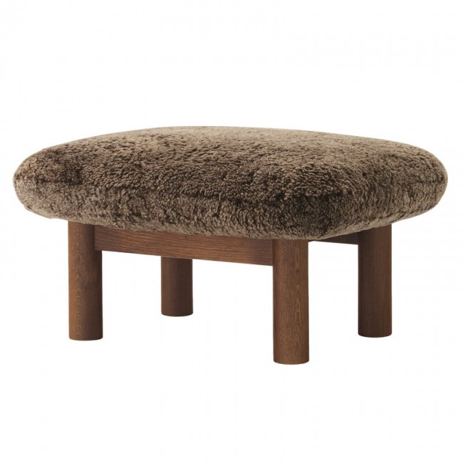 MENU Brasilia 오토만 다크 stained oak - Root sheepskin MENU Brasilia ottoman  dark stained oak - Root sheepskin 03339