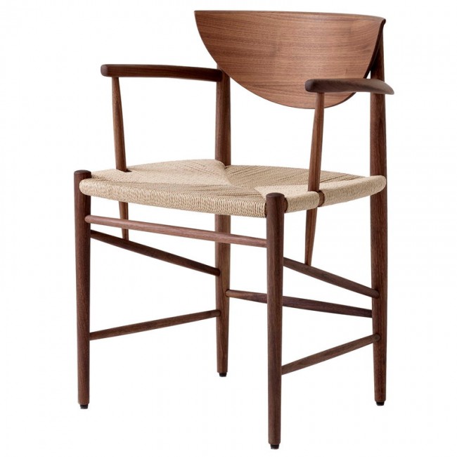 &TRADITION 앤트레디션 Drawn HM4 의자 oiled walnut TR14040096