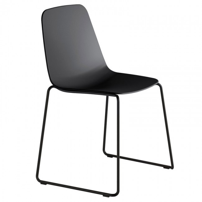 Viccarbe Maarten 의자 sled base 블랙 VC-MAAPLPTNQ