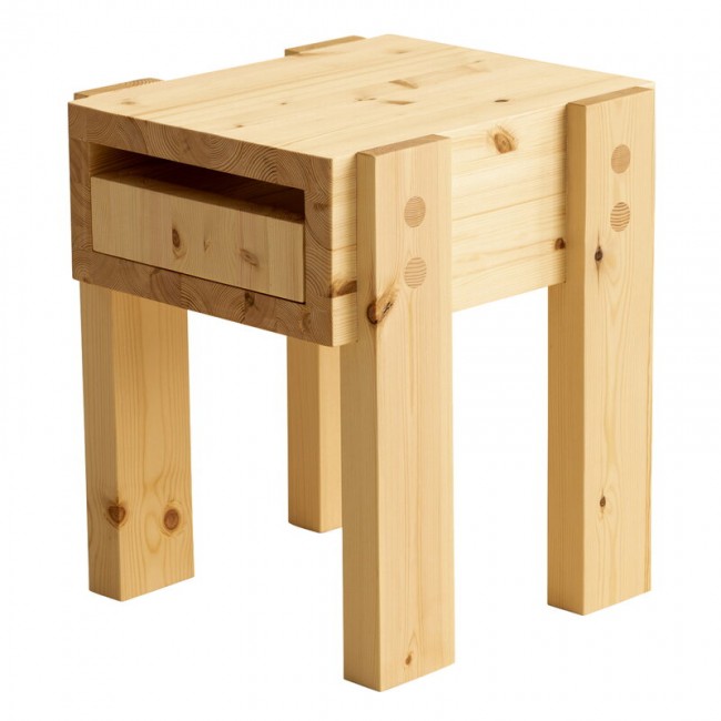 Vaarnii 003 Stilts 사이드 테이블 pine VAA200400