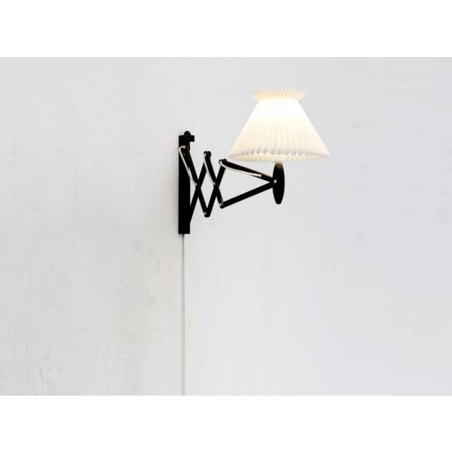 르 클린트 Sax 234 – 6/21 벽등 벽조명 – 블랙 오크 – 스탠다드 Shade / Le Klint Sax 234 – 6/21 Wall Lamp – Black Oak – Standard Shade 25436