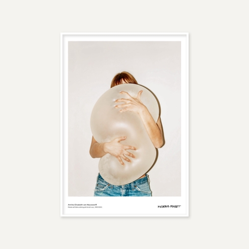 그릿시즌 아니카 엘리자베스 폰 하우스볼프 / Attempting to Deal with Time and Space (액자포함, 50x70)
