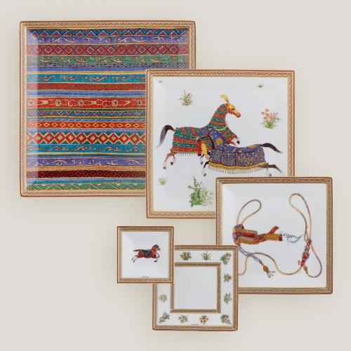 에르메스 Set of 5 사각 스퀘어 접시 (n°1 to n°5) Cheval D’오리엔트 Hermes Set of 5 square plates (n°1 to n°5) Cheval d’Orient 00151