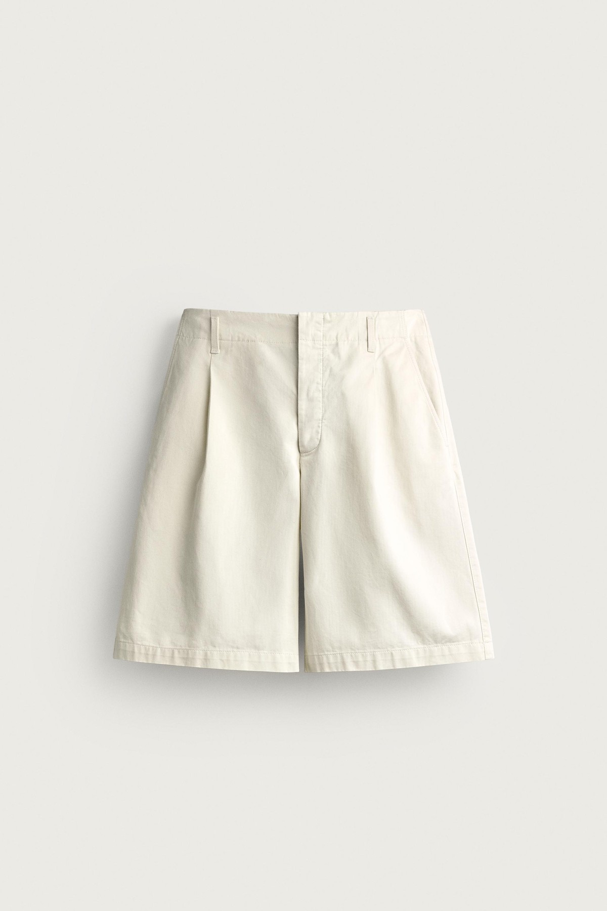 자라 릴렉스핏 플리츠 버뮤다 반바지 2553/640/251 OYSTER-WHITE