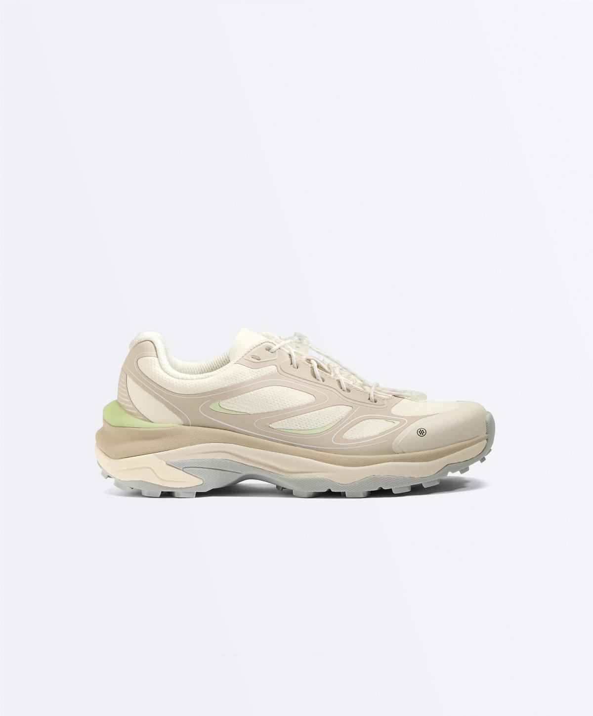 오이쇼 마운틴 스타일 메쉬 트레이닝화 1113/780/001 WHITE