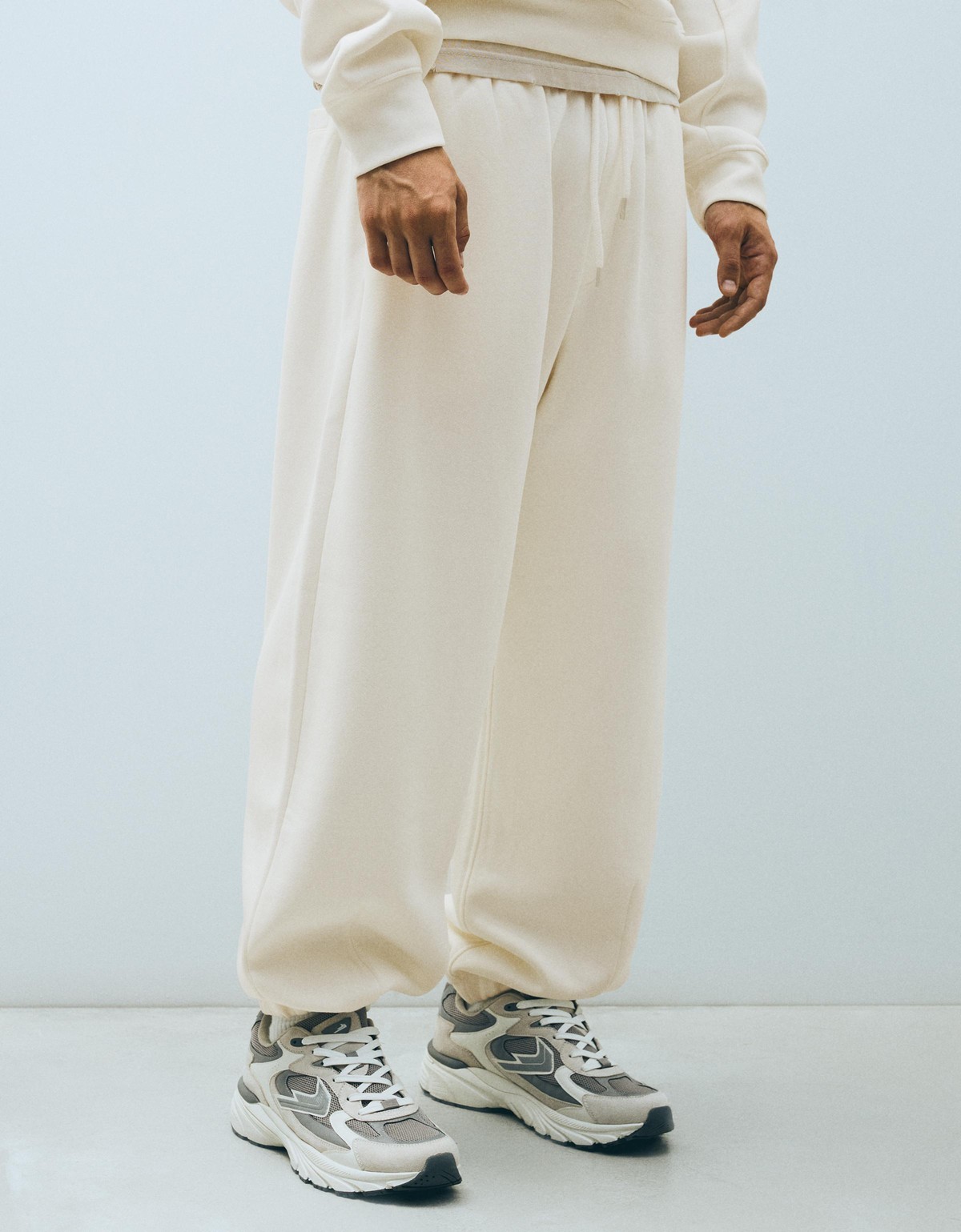 버쉬카 조거 트레이닝 팬츠 2439/478 WHITE