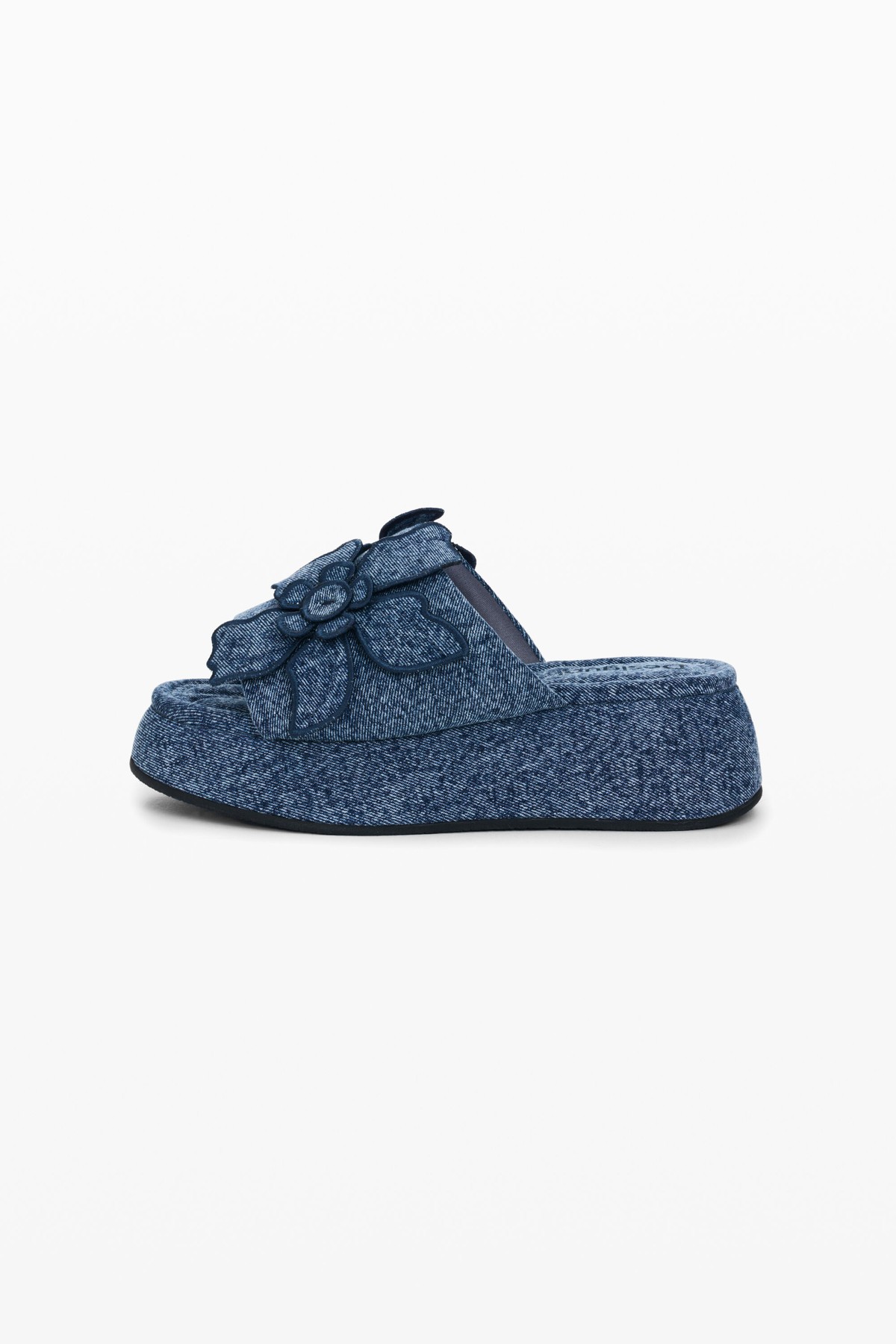 데시구알 플로럴 데님 플랫폼 샌들 26SSSD035008 DARK BLUE WITH TEXTURE
