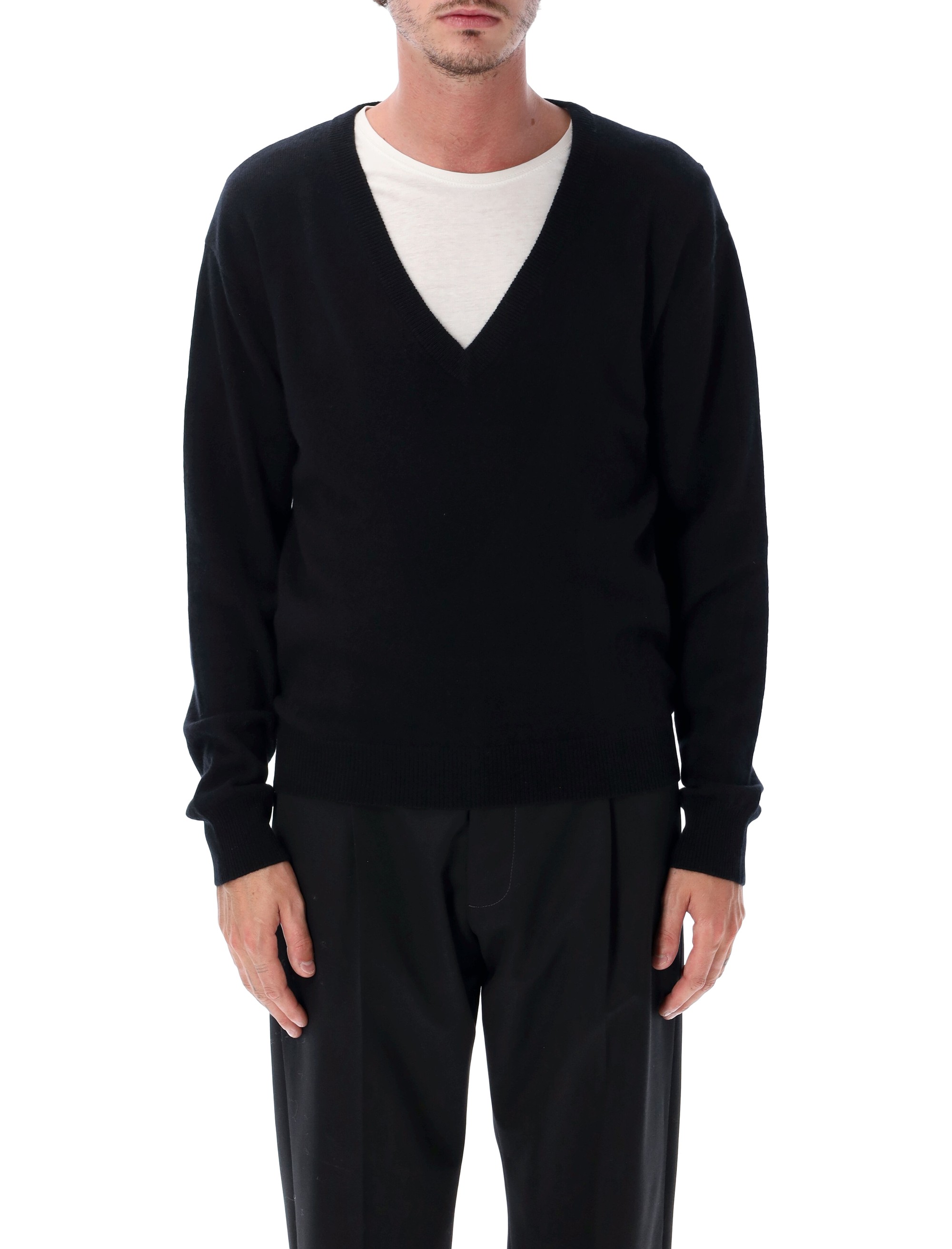 에크레메 캐시미어 엑스 BEN V NECK LIGHT 니트 블랙 26FW 26ABENRAVEN