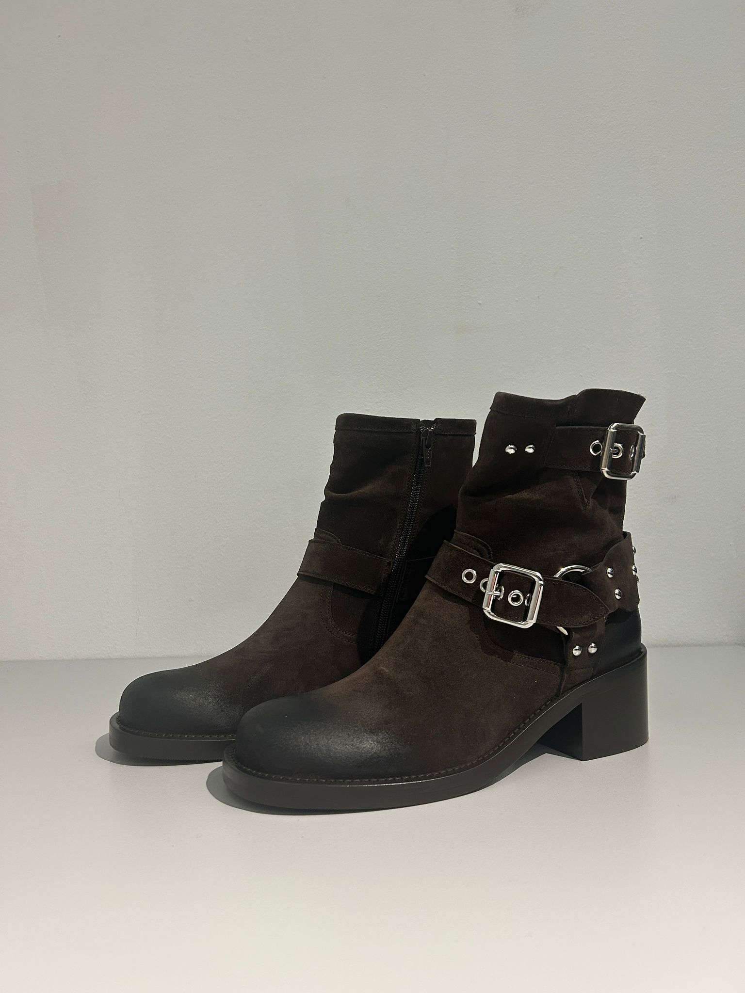 국릴모 로트아 앵클 부츠 여성 브라운 24FW 98750004VELOUREBONY