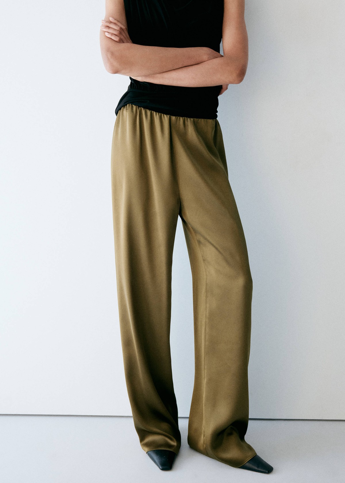 망고 새틴 스트레이트 와이드 팬츠 37057805_37 KHAKI