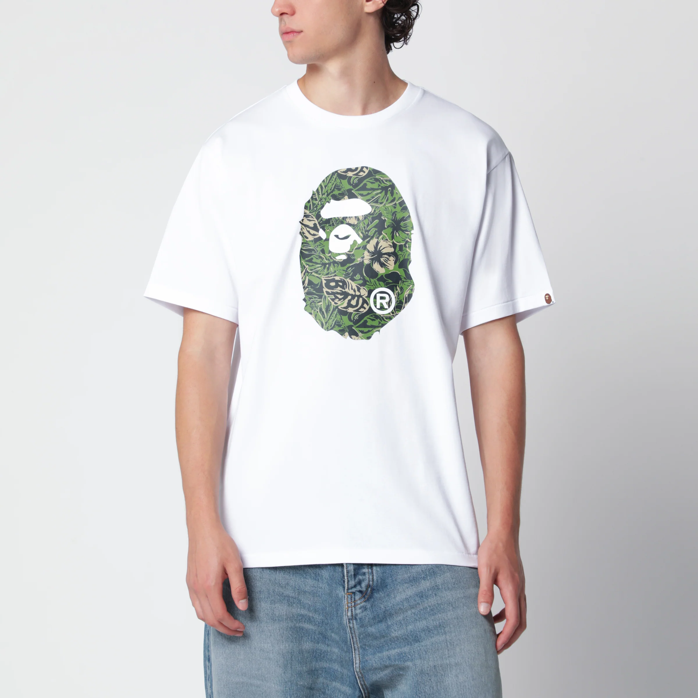 베이프 camouflage 프린트 티셔츠 남성 화이트 26SS 001TEM301347MCOWHT