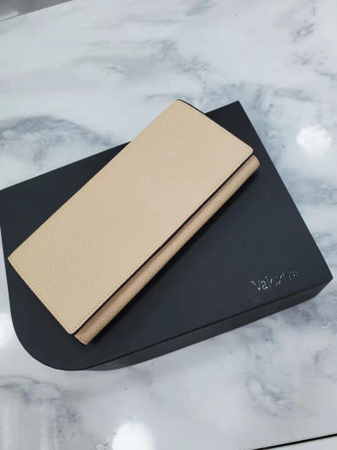 발렉스트라 반지갑 여성 멀티 19SS V9L1802800CI