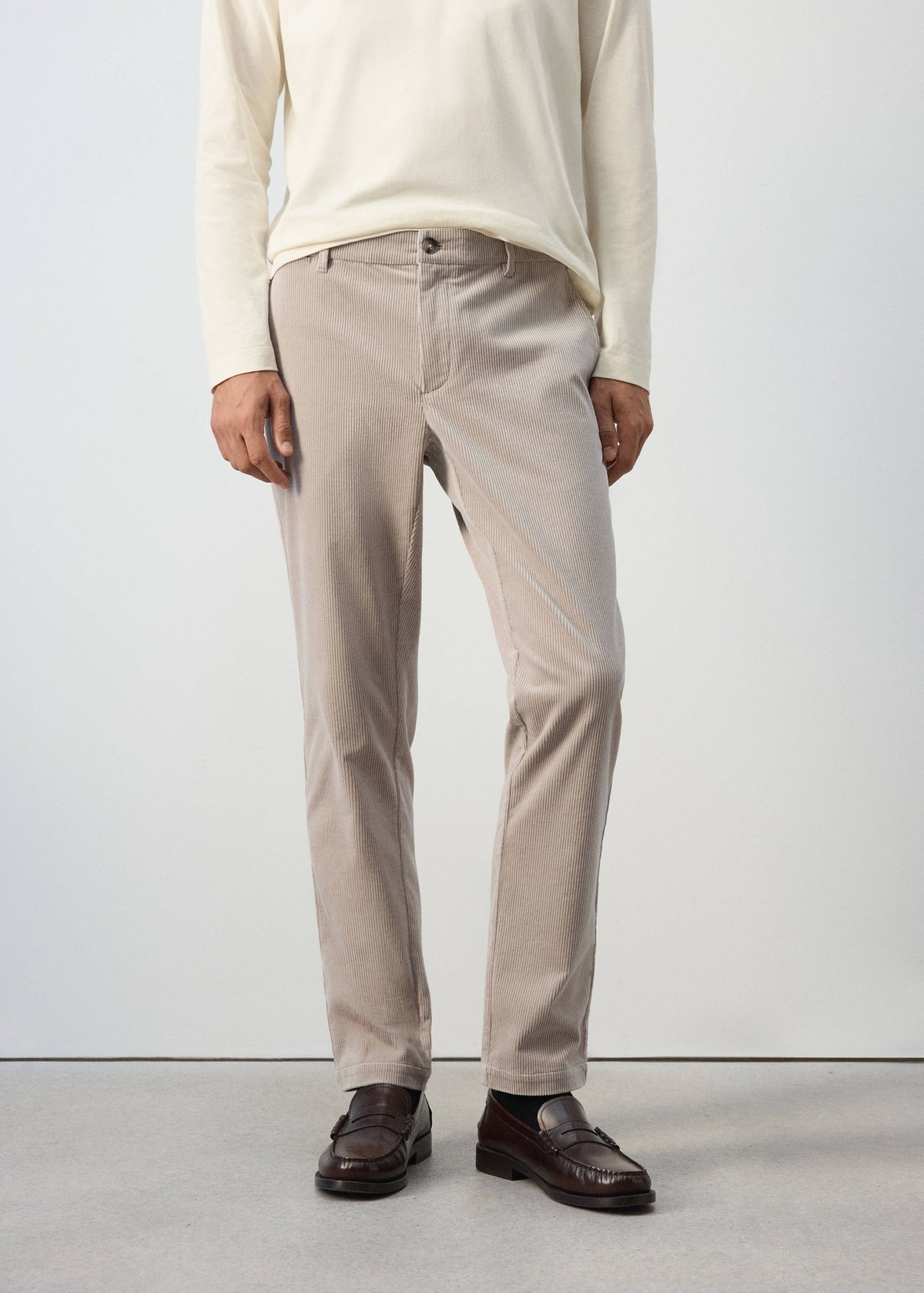 망고 슬림핏 코듀로이 팬츠 37077898_06 GRIS CLARO/PASTEL
