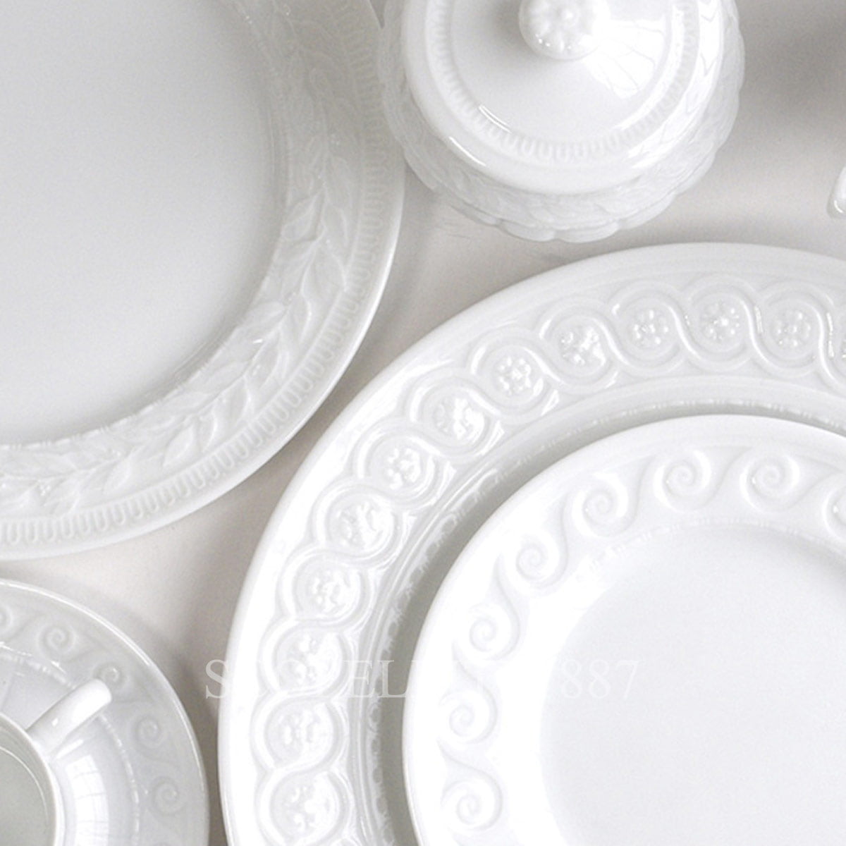 베르나르도 Bernardaud Louvre Soup Plate 0542/23 2/2