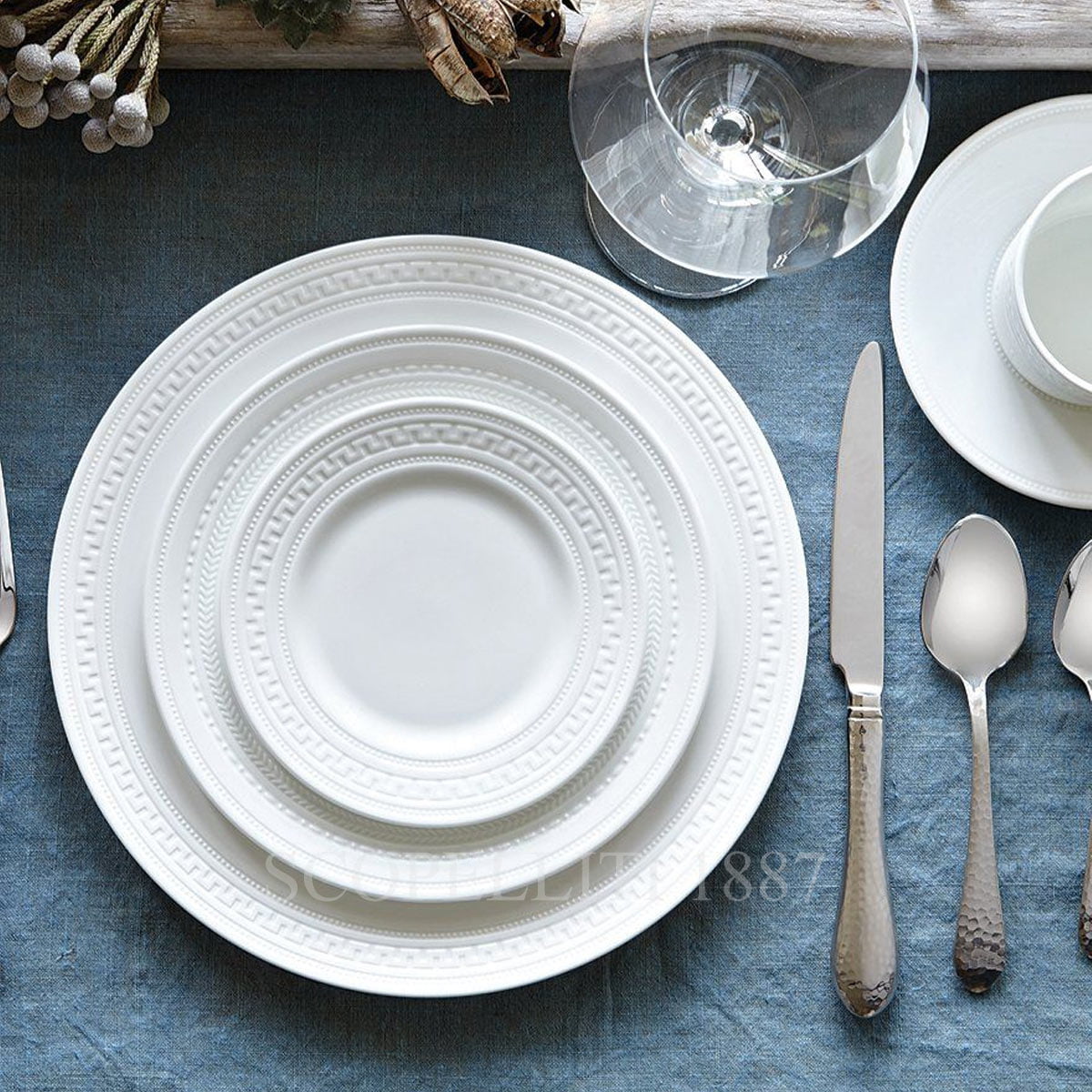 웨지우드 Wedgwood Intaglio Dinner Plate 5C104005101 3/4