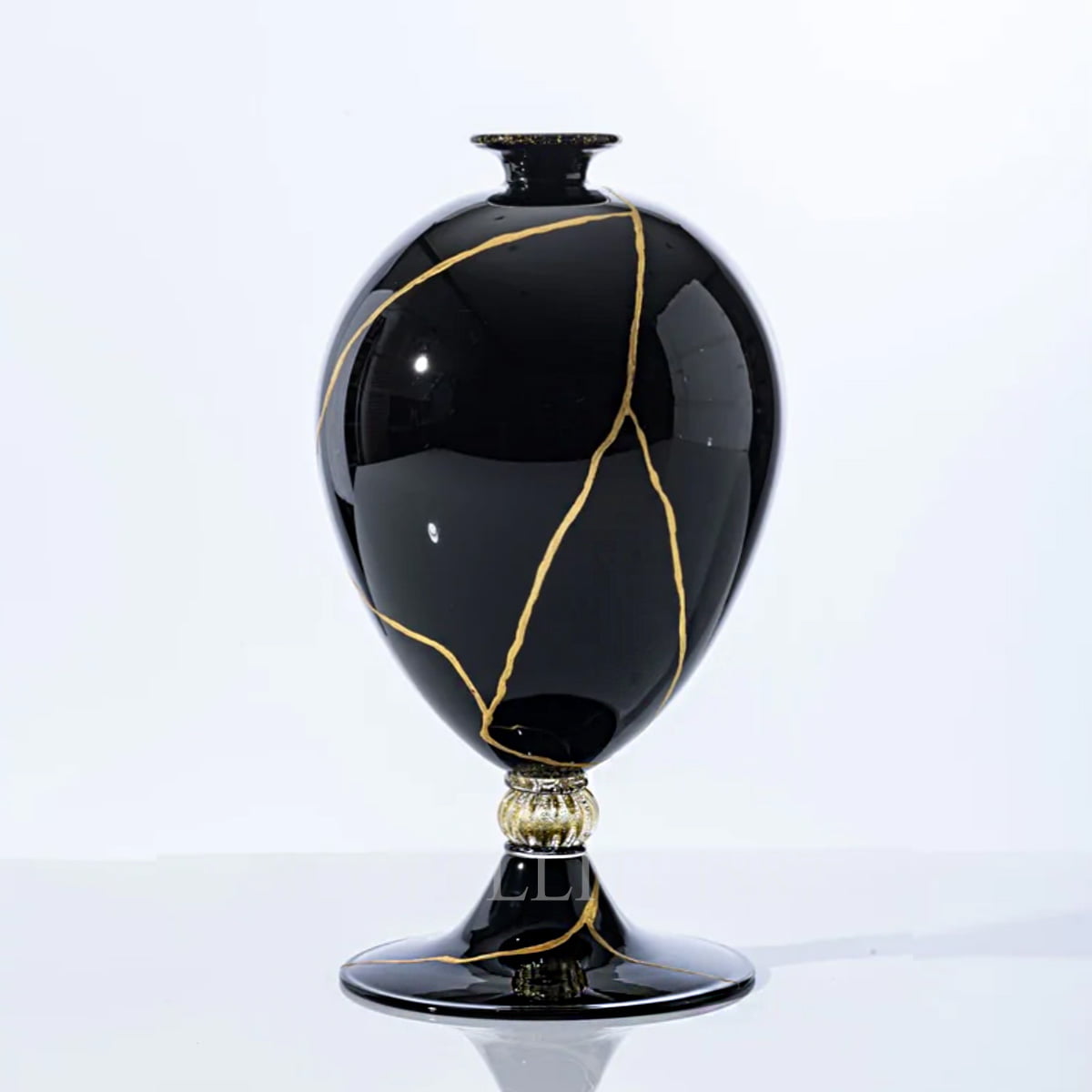 베니니 Venini Veronese Kintsugi Black Vase with Gold Leaf 600.17 NE/CR F.ORO