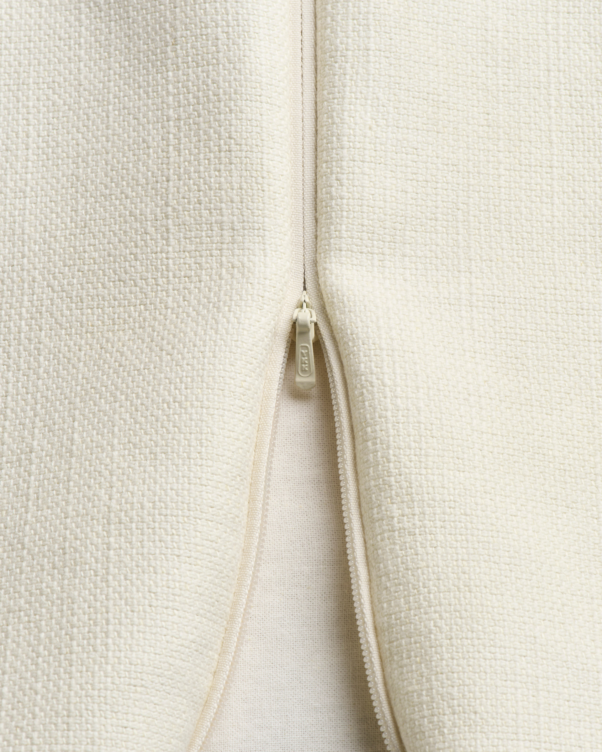 Nordic Knots Crown Slip Cover Warm White 00203