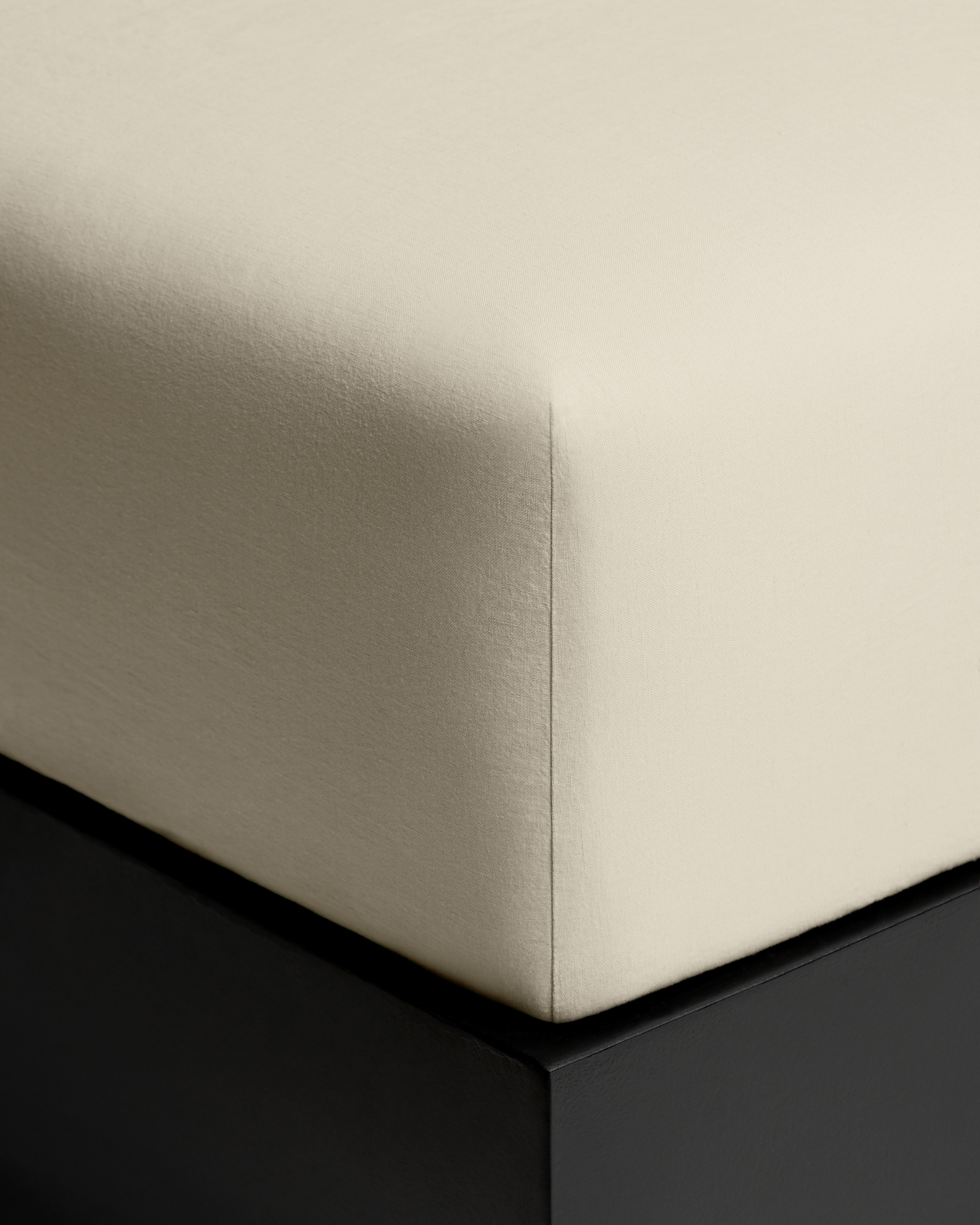 Nordic Knots Linen Blend Fitted Sheet Pale Sand 00303 2/2