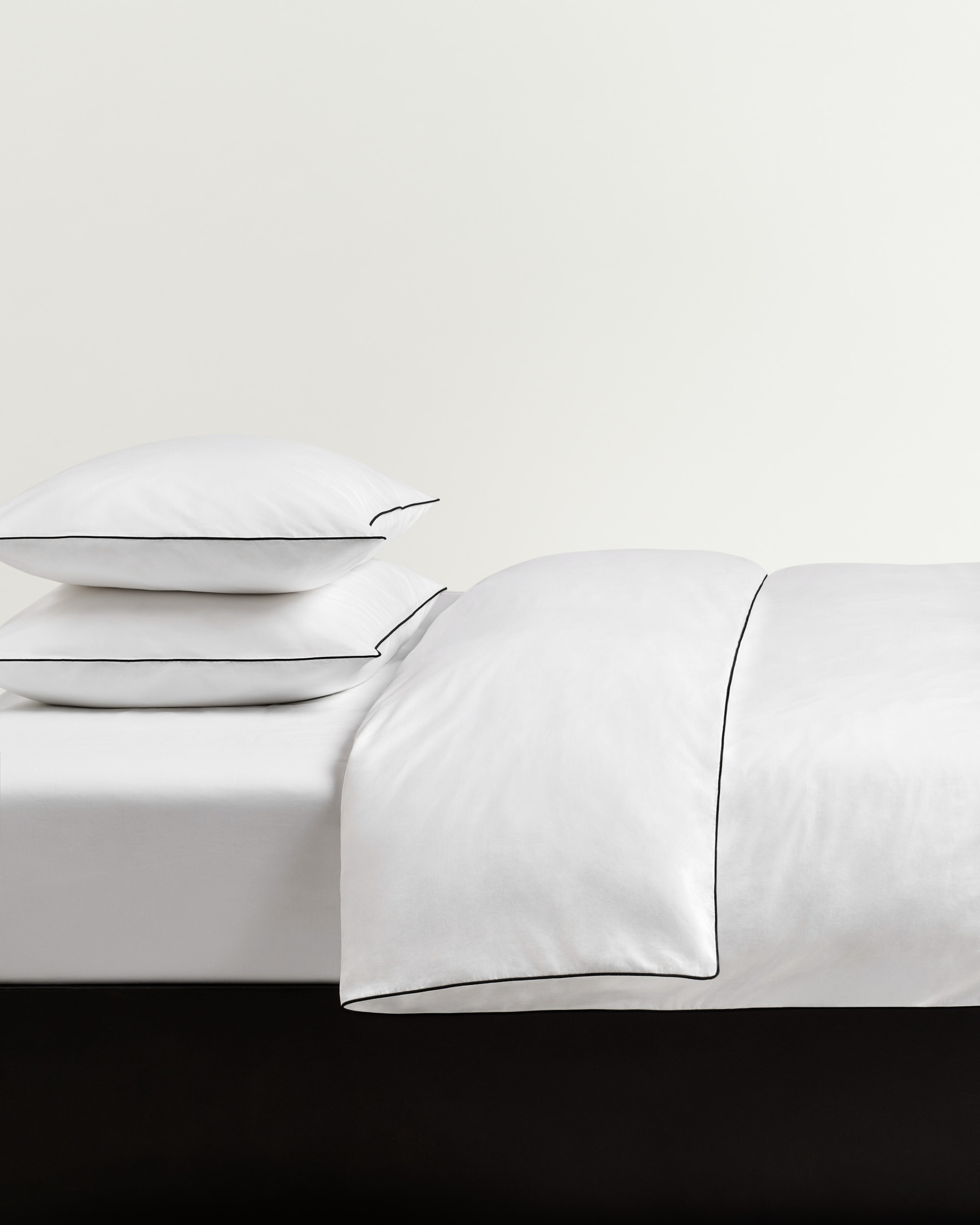Nordic Knots Percale Duvet Cover Set (3 pcs) Crisp White/Black 00337 1/2