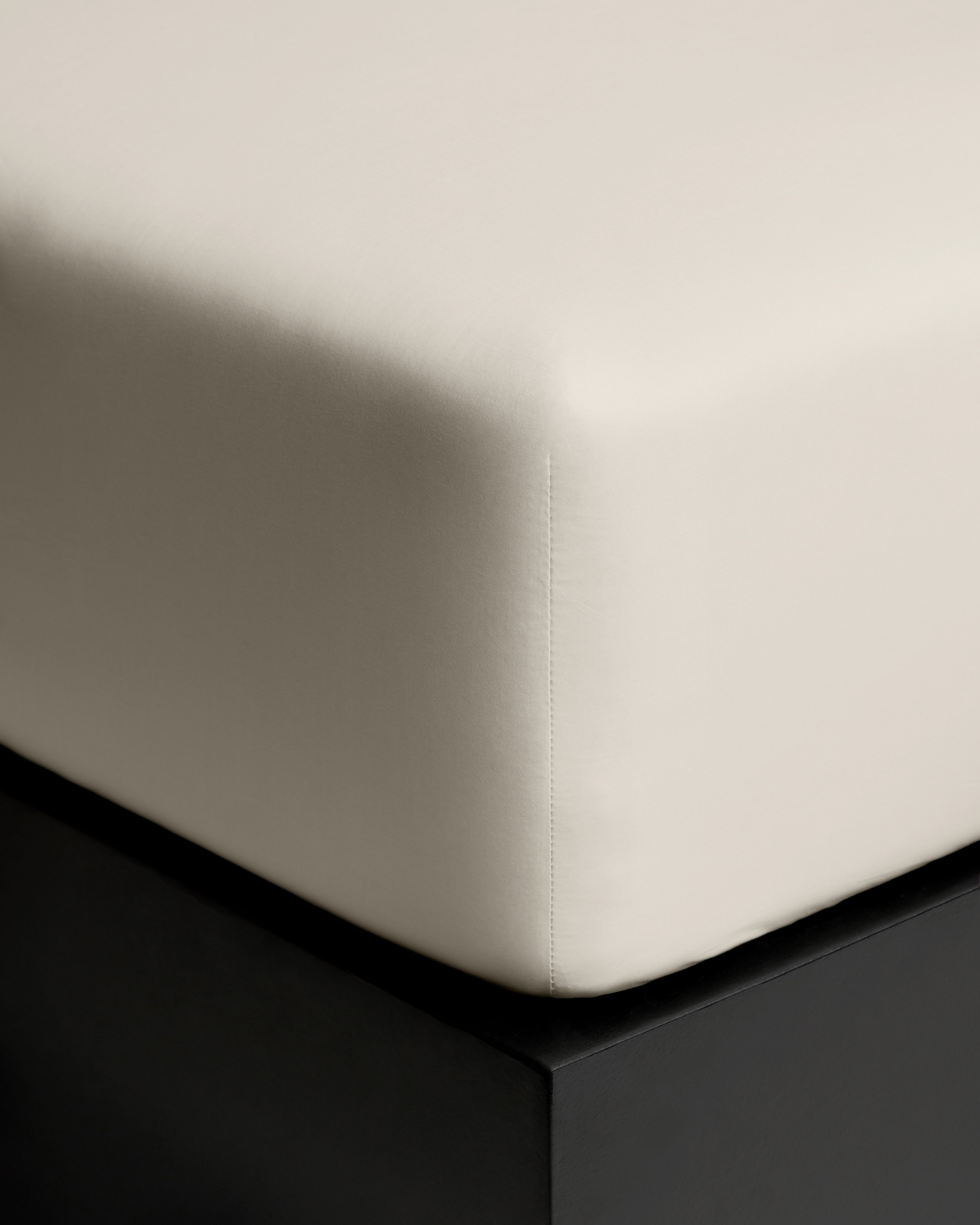 Nordic Knots Percale Fitted Sheet Sand 00343 2/2
