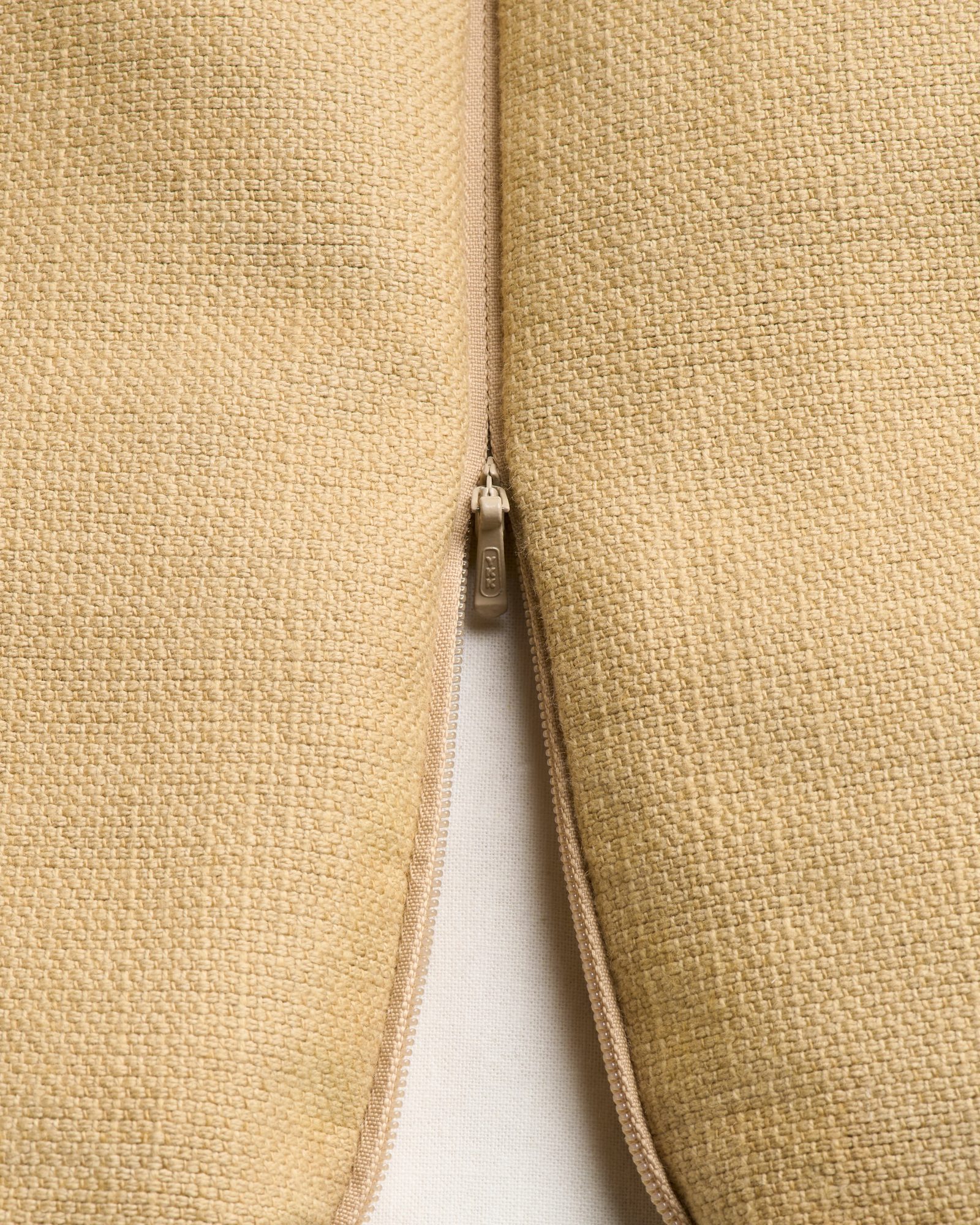 Nordic Knots Signature Slip Cover Leo 00408 1/2