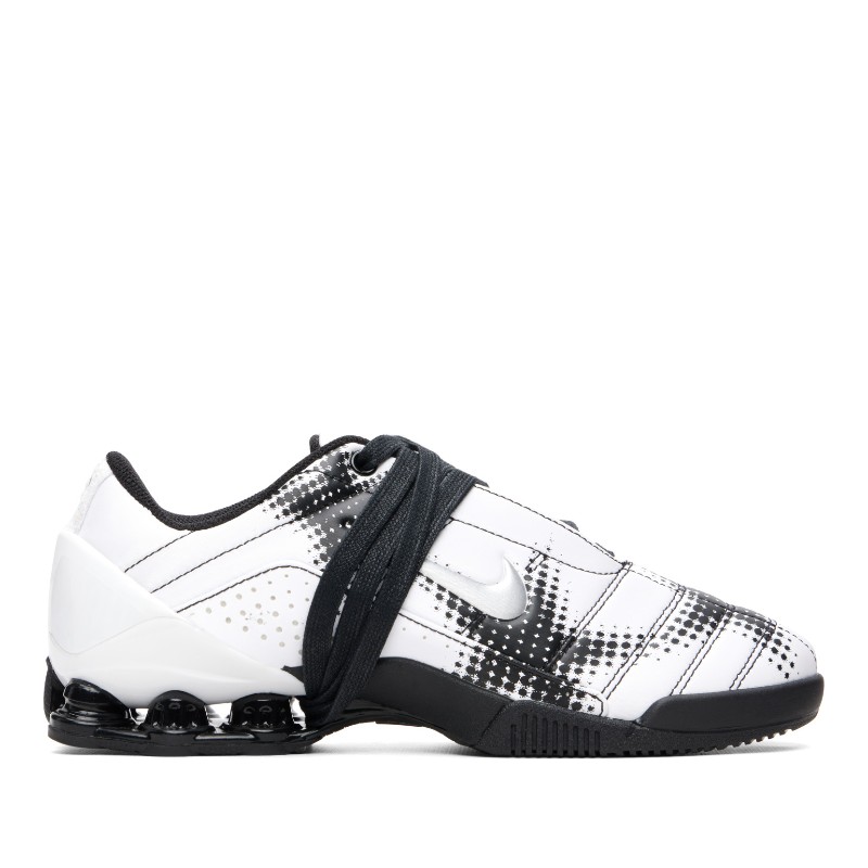 나이키 화이트 &amp; 블랙 토탈 90 샥스 마지아 스니커즈 IR8176-100 WHITE/METALLIC SILVE