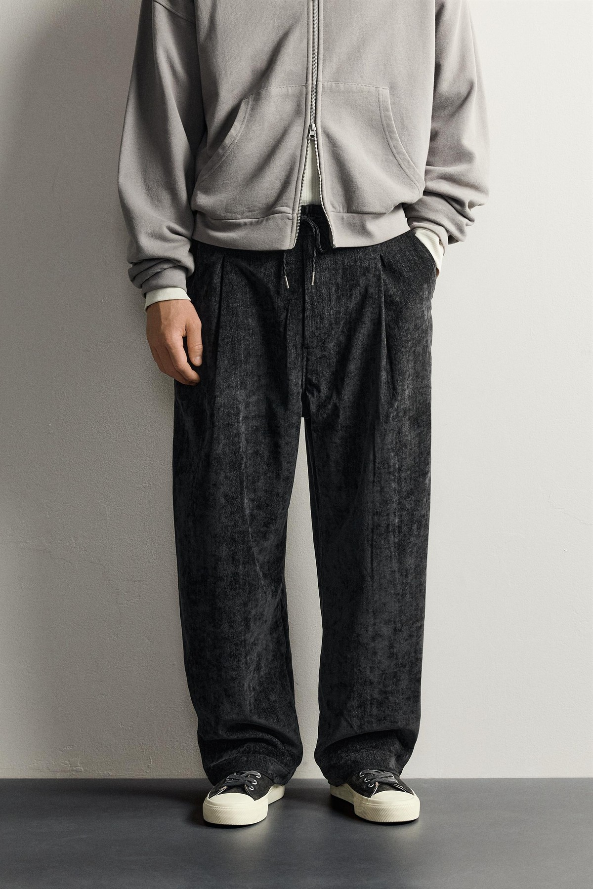 자라 릴렉스핏 워시드 플리츠 팬츠 2634/803/093 BLACK / ECRU