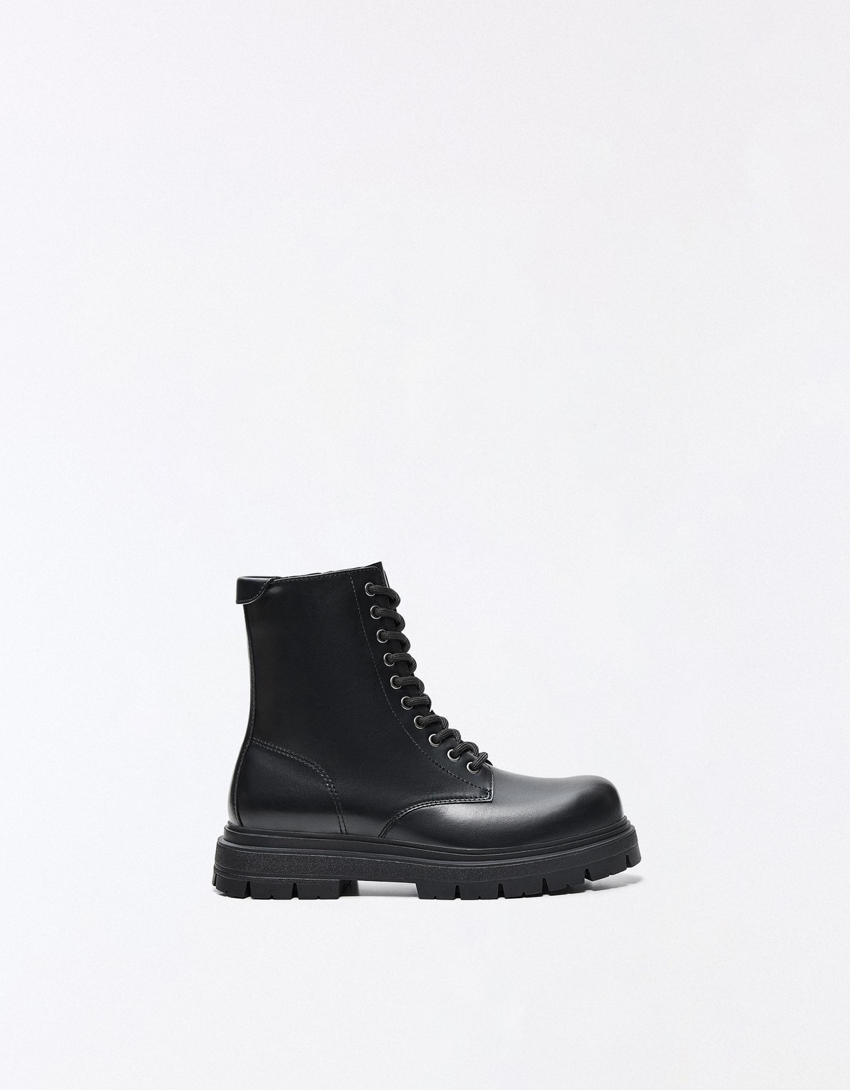 버쉬카 레이스업 청키 앵클부츠 2102/864 BLACK