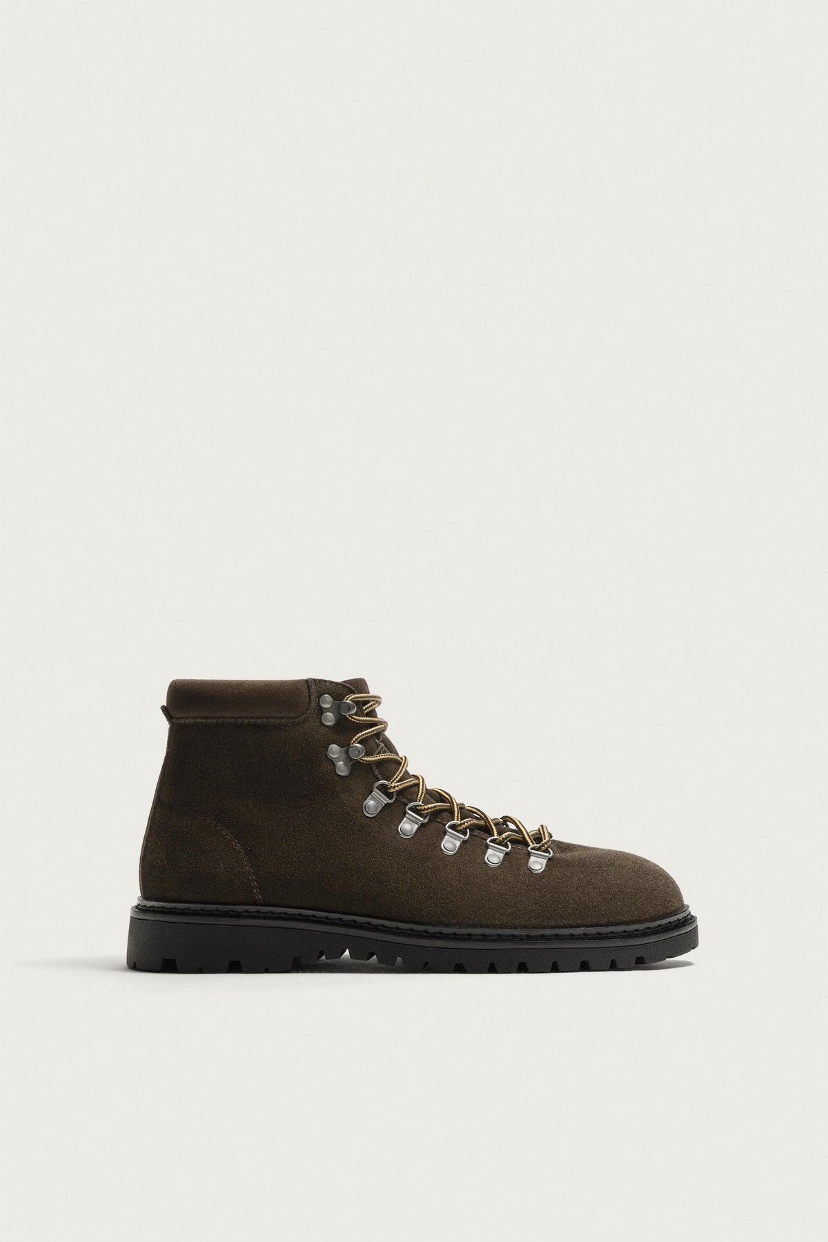 자라 스웨이드 레이스업 하이킹 부츠 2013/820/700 BROWN