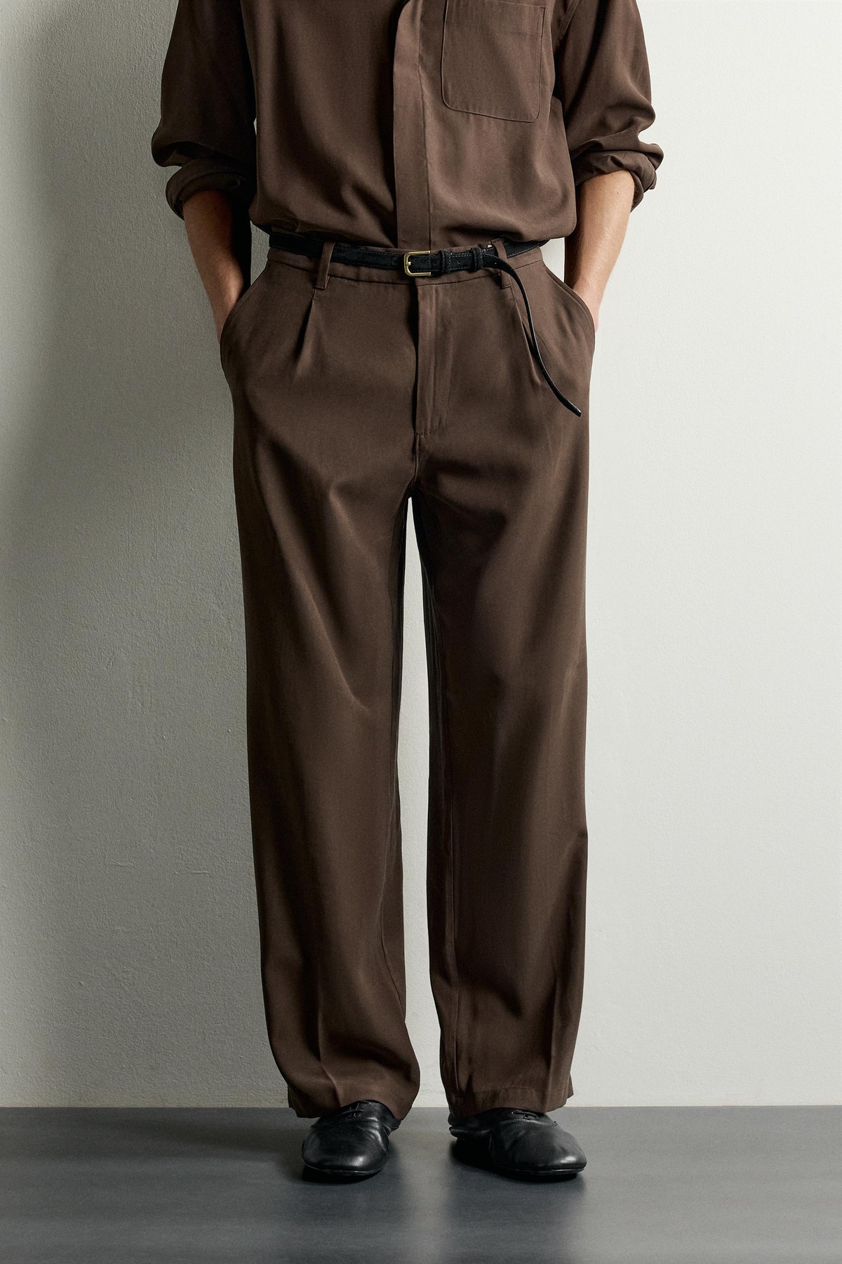 자라 릴렉스핏 플리츠 팬츠 1195/390/700 BROWN