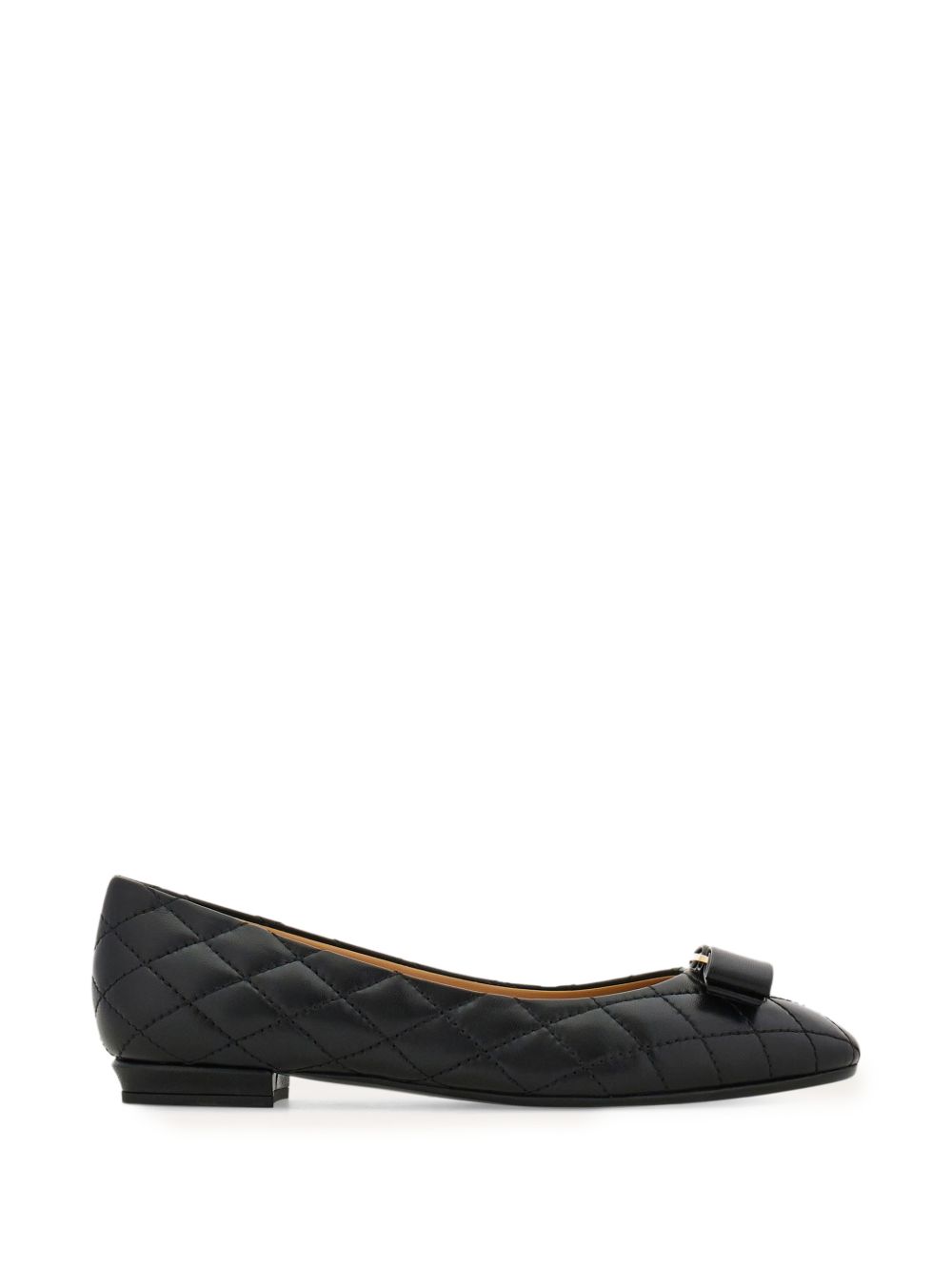 페라가모 플랫 샌들 여성 블랙 26FW 01M456VARINAQUILT798498NAPPAICEKIMANTIMNERO